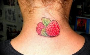 фото тату клубника 10.04.2019 №129 - strawberry tattoo - tattoo-photo.ru