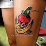 фото тату клубника 10.04.2019 №130 - strawberry tattoo - tattoo-photo.ru