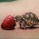 фото тату клубника 10.04.2019 №150 - strawberry tattoo - tattoo-photo.ru