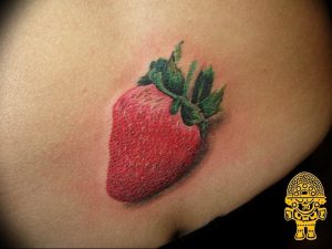 фото тату клубника 10.04.2019 №158 - strawberry tattoo - tattoo-photo.ru