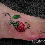 фото тату клубника 10.04.2019 №164 - strawberry tattoo - tattoo-photo.ru