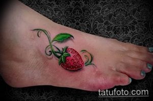 фото тату клубника 10.04.2019 №164 - strawberry tattoo - tattoo-photo.ru
