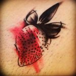 фото тату клубника 10.04.2019 №170 - strawberry tattoo - tattoo-photo.ru