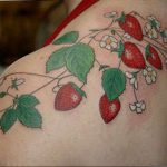 фото тату клубника 10.04.2019 №183 - strawberry tattoo - tattoo-photo.ru