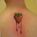 фото тату клубника 10.04.2019 №188 - strawberry tattoo - tattoo-photo.ru