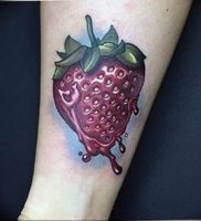 фото тату клубника 10.04.2019 №189 — strawberry tattoo — tattoo-photo.ru