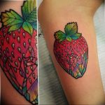 фото тату клубника 10.04.2019 №190 - strawberry tattoo - tattoo-photo.ru