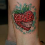 фото тату клубника 10.04.2019 №195 - strawberry tattoo - tattoo-photo.ru