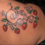 фото тату клубника 10.04.2019 №203 - strawberry tattoo - tattoo-photo.ru