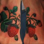 фото тату клубника 10.04.2019 №209 - strawberry tattoo - tattoo-photo.ru