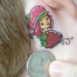 фото тату клубника 10.04.2019 №221 - strawberry tattoo - tattoo-photo.ru