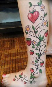 фото тату клубника 10.04.2019 №223 - strawberry tattoo - tattoo-photo.ru