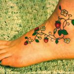 фото тату клубника 10.04.2019 №235 - strawberry tattoo - tattoo-photo.ru