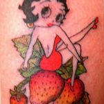 фото тату клубника 10.04.2019 №254 - strawberry tattoo - tattoo-photo.ru