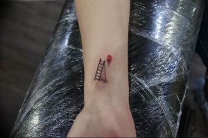 фото тату лестница 15.04.2019 №065 - tattoo ladder - tattoo-photo.ru