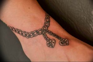 фото тату на ноге оберег 03.04.2019 №001 - leg tattoo charm - tattoo-photo.ru