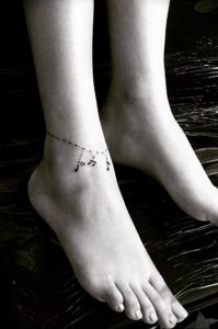 фото тату на ноге оберег 03.04.2019 №002 - leg tattoo charm - tattoo-photo.ru