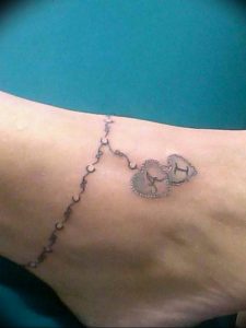 фото тату на ноге оберег 03.04.2019 №019 - leg tattoo charm - tattoo-photo.ru