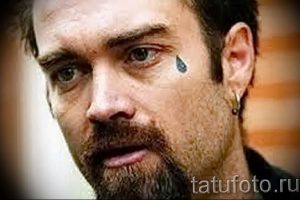 фото тату слеза 03.05.2019 №016 - tear tattoo - tattoo-photo.ru