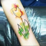 фото тату тюльпан 06.04.2019 №048 - tattoo tulip - tattoo-photo.ru