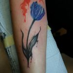 фото тату тюльпан 06.04.2019 №066 - tattoo tulip - tattoo-photo.ru