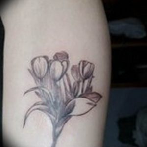 фото тату тюльпан 06.04.2019 №074 - tattoo tulip - tattoo-photo.ru
