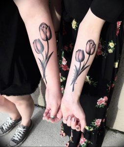фото тату тюльпан 06.04.2019 №075 - tattoo tulip - tattoo-photo.ru