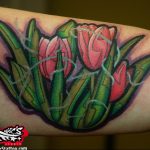 фото тату тюльпан 06.04.2019 №082 - tattoo tulip - tattoo-photo.ru