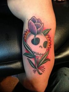 фото тату тюльпан 06.04.2019 №090 - tattoo tulip - tattoo-photo.ru