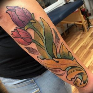 фото тату тюльпан 06.04.2019 №091 - tattoo tulip - tattoo-photo.ru