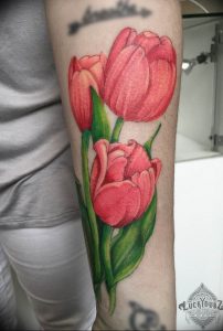 фото тату тюльпан 06.04.2019 №093 - tattoo tulip - tattoo-photo.ru