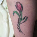 фото тату тюльпан идея рисунка 06.04.2019 №010 - tulip tattoo - tattoo-photo.ru