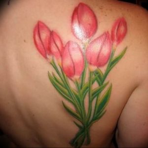 фото тату тюльпан идея рисунка 06.04.2019 №017 - tulip tattoo - tattoo-photo.ru