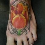 фото тату тюльпан на ноге 06.04.2019 №006 - tattoo tulip on foot - tattoo-photo.ru