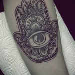 фото хамса оберег тату 03.04.2019 №005 - hamsa charm tattoo - tattoo-photo.ru