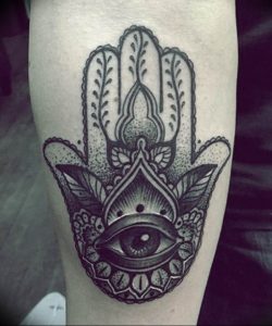 фото хамса оберег тату 03.04.2019 №007 - hamsa charm tattoo - tattoo-photo.ru