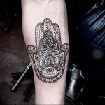 фото хамса оберег тату 03.04.2019 №021 - hamsa charm tattoo - tattoo-photo.ru