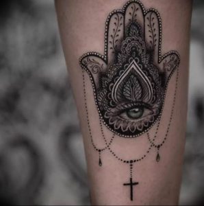 фото хамса оберег тату 03.04.2019 №033 - hamsa charm tattoo - tattoo-photo.ru