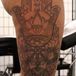 фото хамса оберег тату 03.04.2019 №044 - hamsa charm tattoo - tattoo-photo.ru