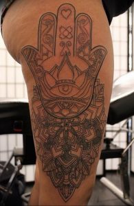 фото хамса оберег тату 03.04.2019 №044 - hamsa charm tattoo - tattoo-photo.ru