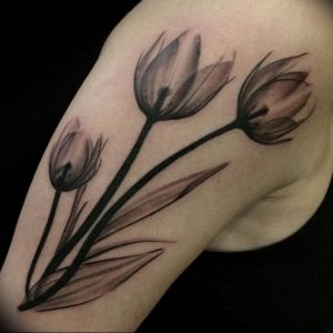 фото черный тюльпан тату 06.04.2019 №029 - black tulip tattoo - tattoo-photo.ru