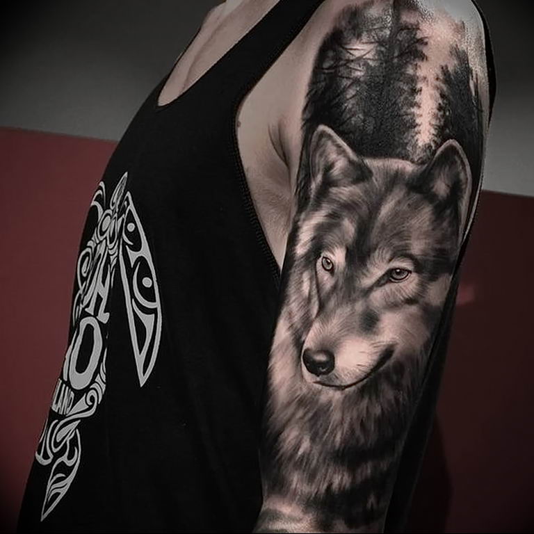 Волк на плечо мужские. Татуировка волк. Тату рукав волк. Тату волка на плече. Тату рукав для мужчин волк.
