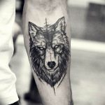 Фото тату волк 20.05.2019 №013 - photo tattoo wolf - tattoo-photo.ru