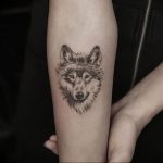 Фото тату волк 20.05.2019 №020 - photo tattoo wolf - tattoo-photo.ru