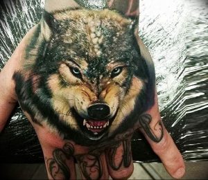 Фото тату волк 20.05.2019 №095 - photo tattoo wolf - tattoo-photo.ru