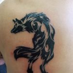 Фото тату волк 20.05.2019 №285 - photo tattoo wolf - tattoo-photo.ru