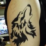 Фото тату волк 20.05.2019 №409 - photo tattoo wolf - tattoo-photo.ru