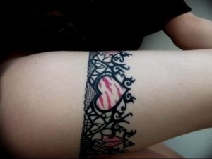 Фото тату подвязка для чулков 20.05.2019 №033 - photo tattoo garter - tattoo-photo.ru