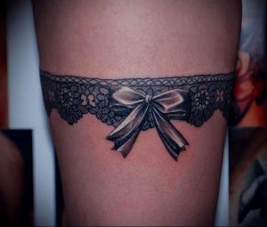 Фото тату подвязка для чулков 20.05.2019 №100 - photo tattoo garter - tattoo-photo.ru