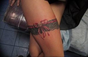 Фото тату подвязка для чулков 20.05.2019 №132 - photo tattoo garter - tattoo-photo.ru
